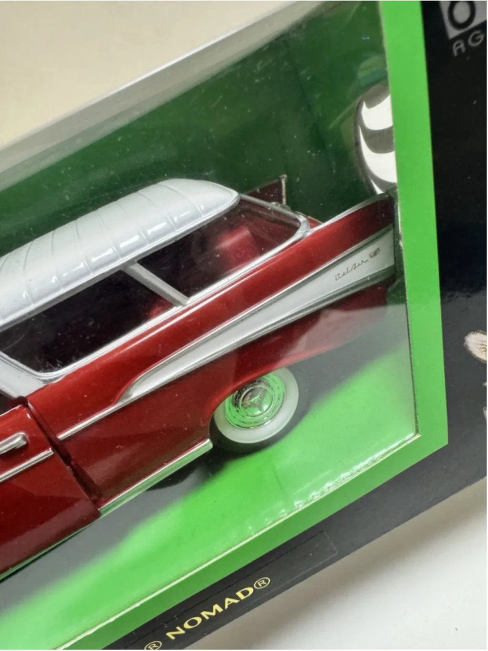 Road Signature 1957 Chevrolet Nomad Diecast Car Toy 1:24